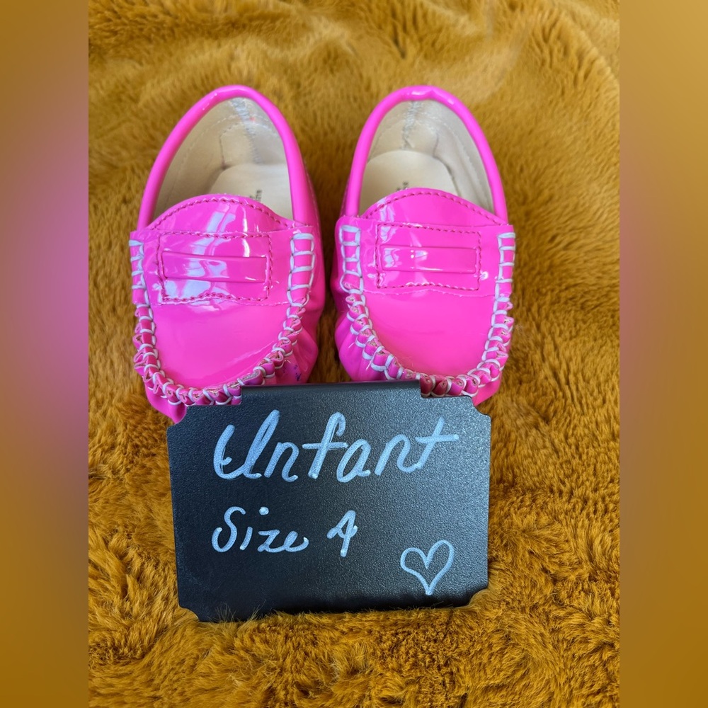 Trumpette PINK PATENT LOAFERS
Toddler Girls 4 Dress Shoes